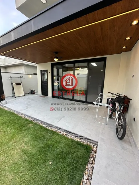 Foto 4 de Casa de Condomínio com 4 quartos à venda, 182m2 em Jardim Jacinto, Jacarei - SP