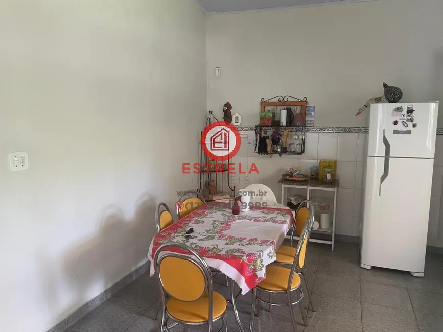Chácara com 3 quartos à venda, 170m2 em Vila Velha, Cacapava - SP - imagem 5 Foto 5 de Chácara com 3 quartos à venda, 170m2 em Vila Velha, Cacapava - SP