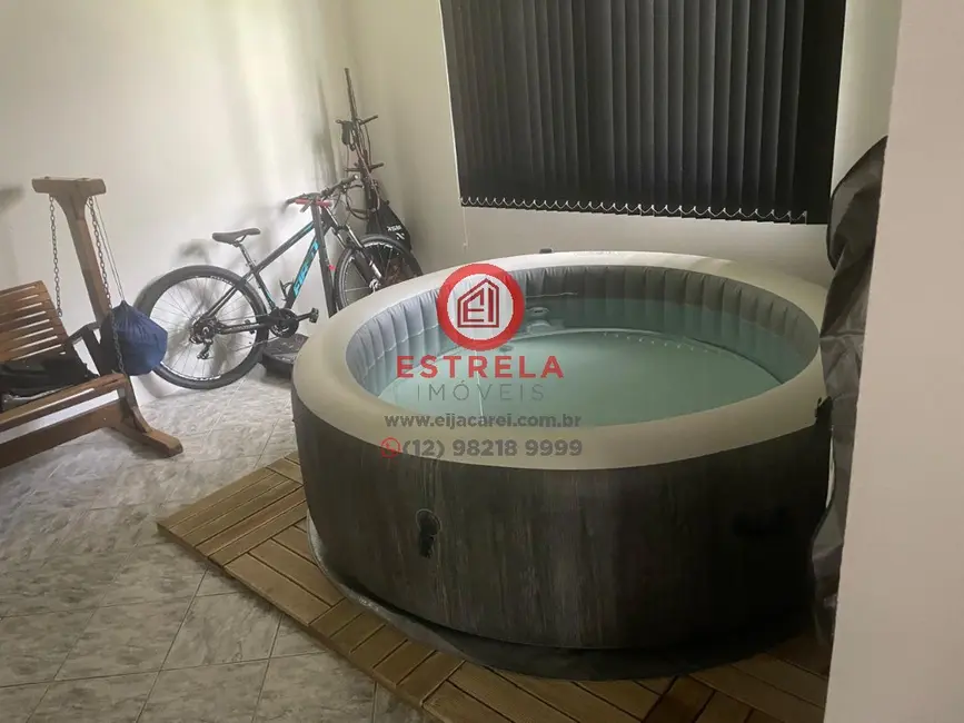 Chácara com 3 quartos à venda, 170m2 em Vila Velha, Cacapava - SP - imagem 4 Foto 4 de Chácara com 3 quartos à venda, 170m2 em Vila Velha, Cacapava - SP