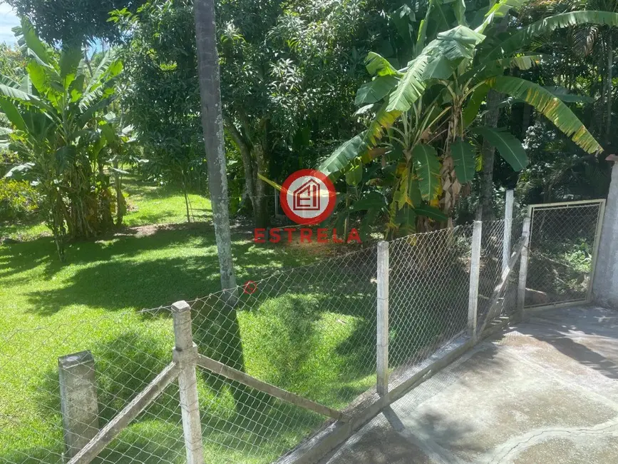 Chácara com 3 quartos à venda, 170m2 em Vila Velha, Cacapava - SP - imagem 8 Foto 8 de Chácara com 3 quartos à venda, 170m2 em Vila Velha, Cacapava - SP