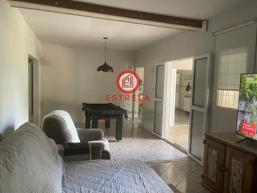 Chácara com 3 quartos à venda, 170m2 em Vila Velha, Cacapava - SP - imagem 7 Foto 7 de Chácara com 3 quartos à venda, 170m2 em Vila Velha, Cacapava - SP