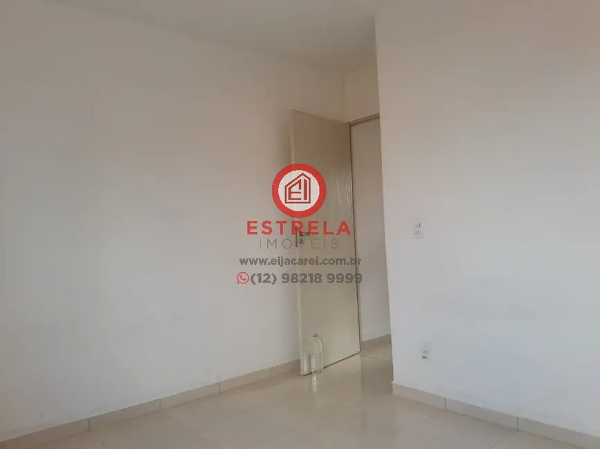Foto 4 de Casa de Condomínio com 2 quartos à venda, 80m2 em Parque Califórnia, Jacarei - SP