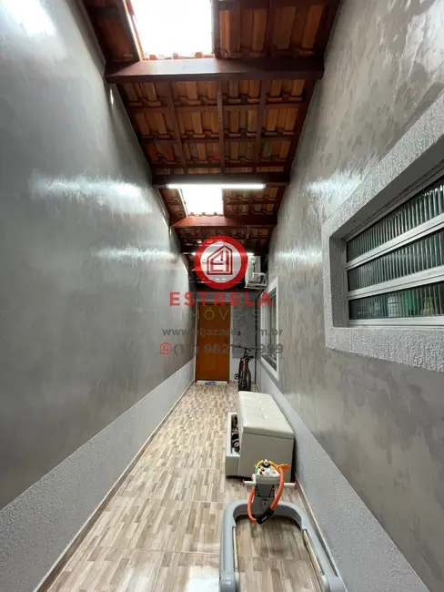 Foto 3 de Casa com 4 quartos à venda, 212m2 em Jardim Flórida, Jacarei - SP