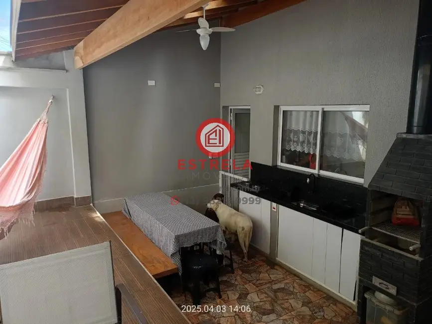 Foto 1 de Casa com 2 quartos à venda, 90m2 em Centro, Jacarei - SP