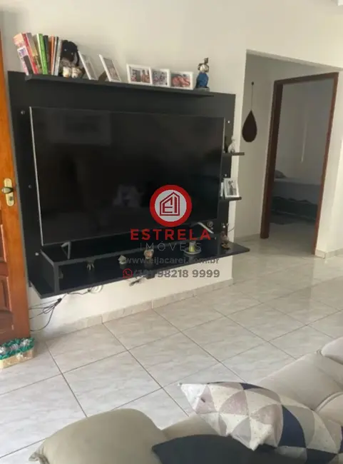 Casa com 2 quartos à venda, 110m2 em Bairro do Colonia, Jacarei - SP - imagem 2 Foto 2 de Casa com 2 quartos à venda, 110m2 em Bairro do Colonia, Jacarei - SP