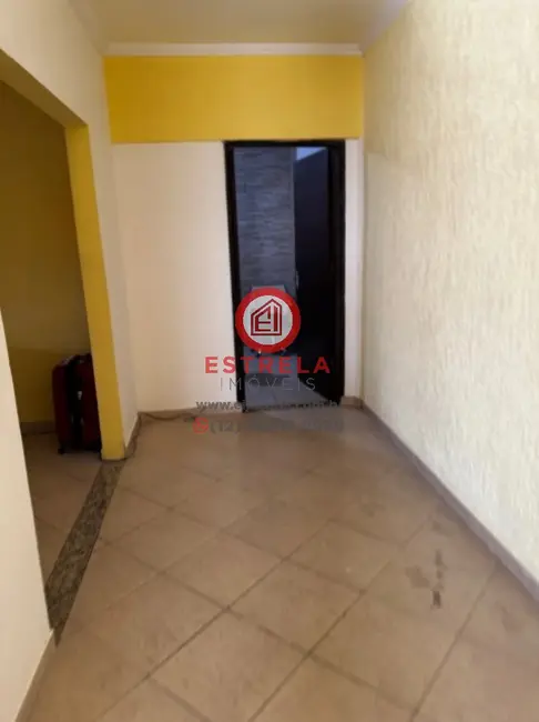 Foto 4 de Casa com 4 quartos à venda, 197m2 em Vila Zezé, Jacarei - SP