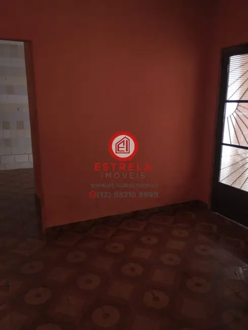 Foto 2 de Casa com 1 quarto para alugar, 30m2 em Parque Santo Antônio, Jacarei - SP