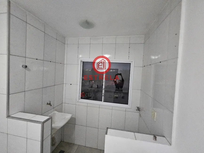 Foto 2 de Apartamento com 2 quartos para alugar, 55m2 em Parque Santo Antônio, Jacarei - SP