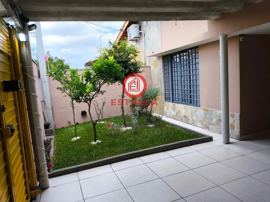 Foto 1 de Casa com 3 quartos à venda, 137m2 em Jardim Santa Maria, Jacarei - SP