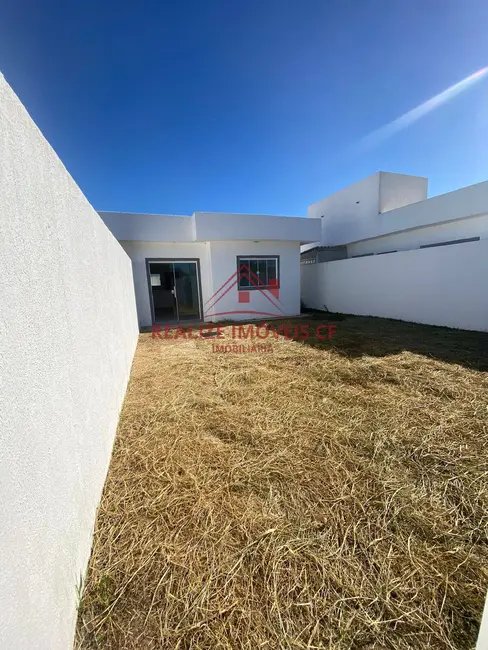 Foto 2 de Casa com 2 quartos à venda, 58m2 em Cabo Frio - RJ