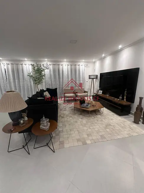 Foto 6 de Casa com 5 quartos à venda, 512m2 em Cabo Frio - RJ