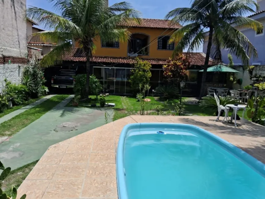 Foto 1 de Casa com 4 quartos à venda, 300m2 em Parque Burle, Cabo Frio - RJ