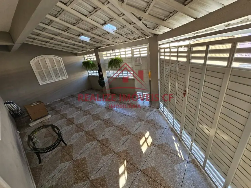 Foto 2 de Casa com 3 quartos à venda, 120m2 em Cabo Frio - RJ