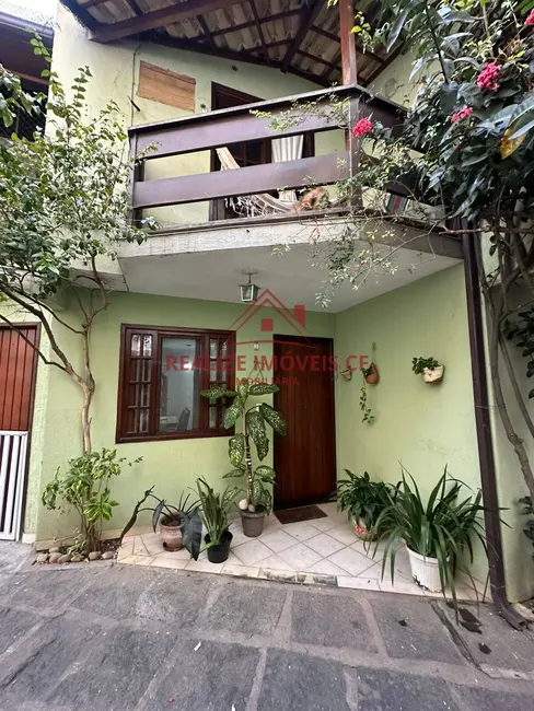 Foto 2 de Casa de Condomínio com 2 quartos à venda, 69m2 em Parque Burle, Cabo Frio - RJ