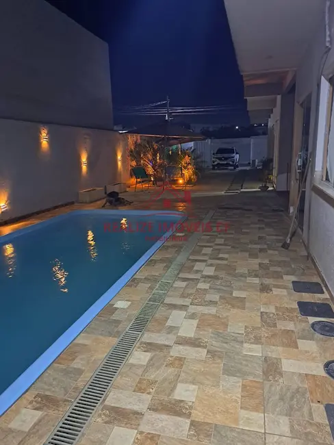 Foto 3 de Casa com 6 quartos à venda, 150m2 em Cabo Frio - RJ