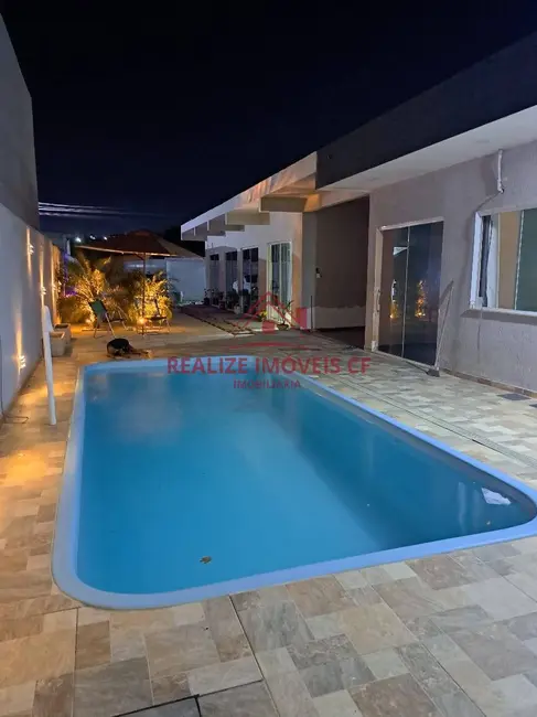 Foto 2 de Casa com 6 quartos à venda, 150m2 em Cabo Frio - RJ