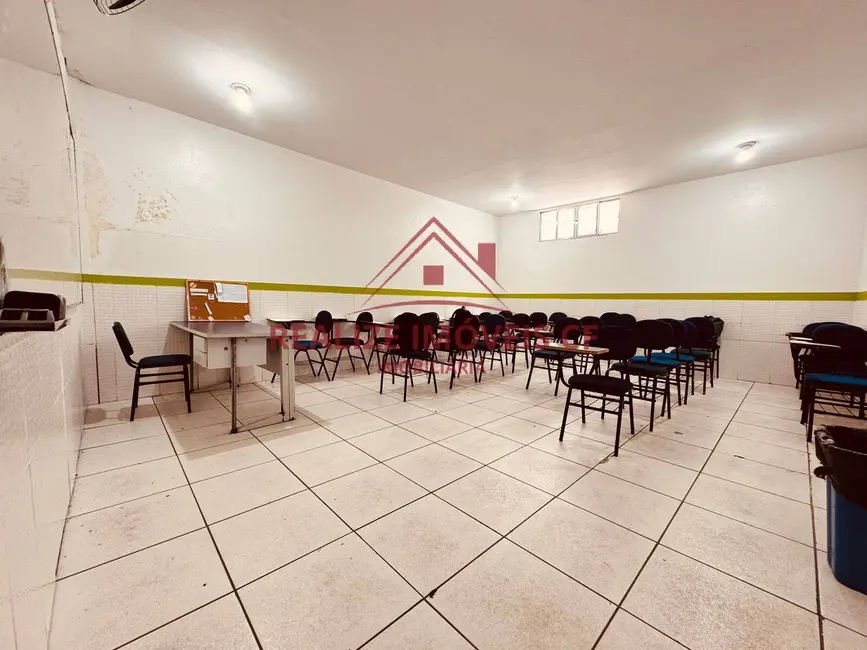 Sala Comercial para alugar, 300m2 em Jardim Flamboyant, Cabo Frio - RJ - imagem 7 Foto 7 de Sala Comercial para alugar, 300m2 em Jardim Flamboyant, Cabo Frio - RJ