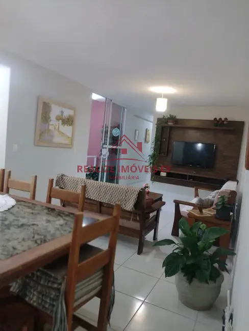 Foto 3 de Casa com 4 quartos à venda em Parque Burle, Cabo Frio - RJ