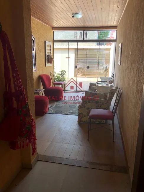 Foto 5 de Casa com 4 quartos à venda e para alugar, 320m2 em Braga, Cabo Frio - RJ