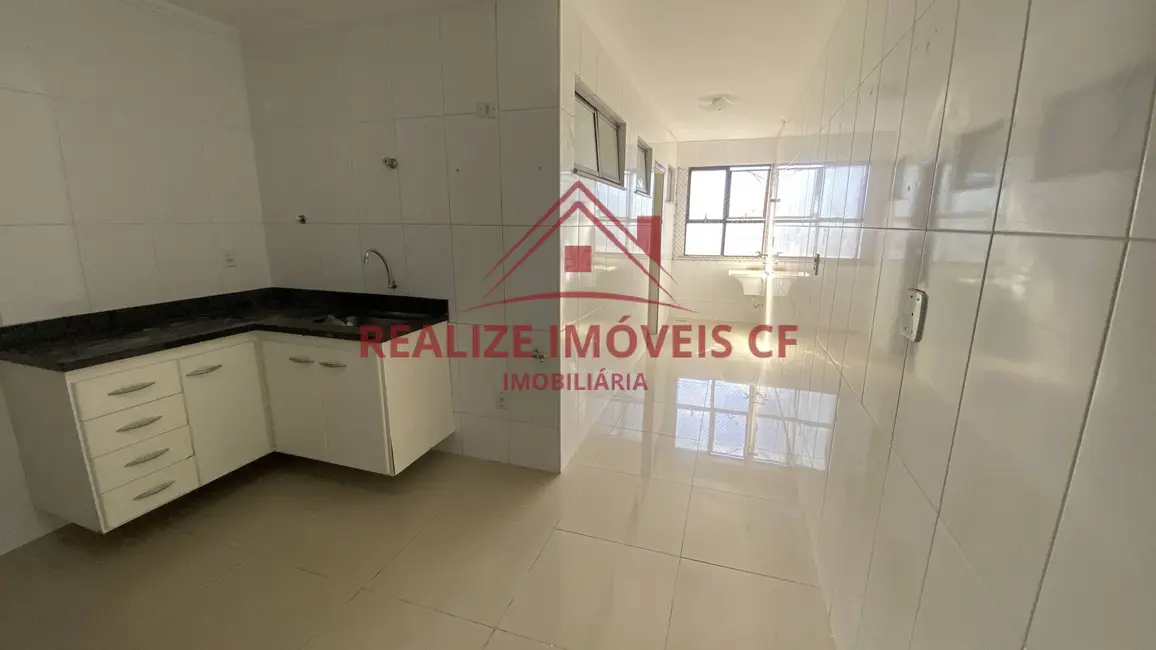 Cobertura com 3 quartos para alugar em Centro, Cabo Frio - RJ - imagem 8 Foto 8 de Cobertura com 3 quartos para alugar em Centro, Cabo Frio - RJ