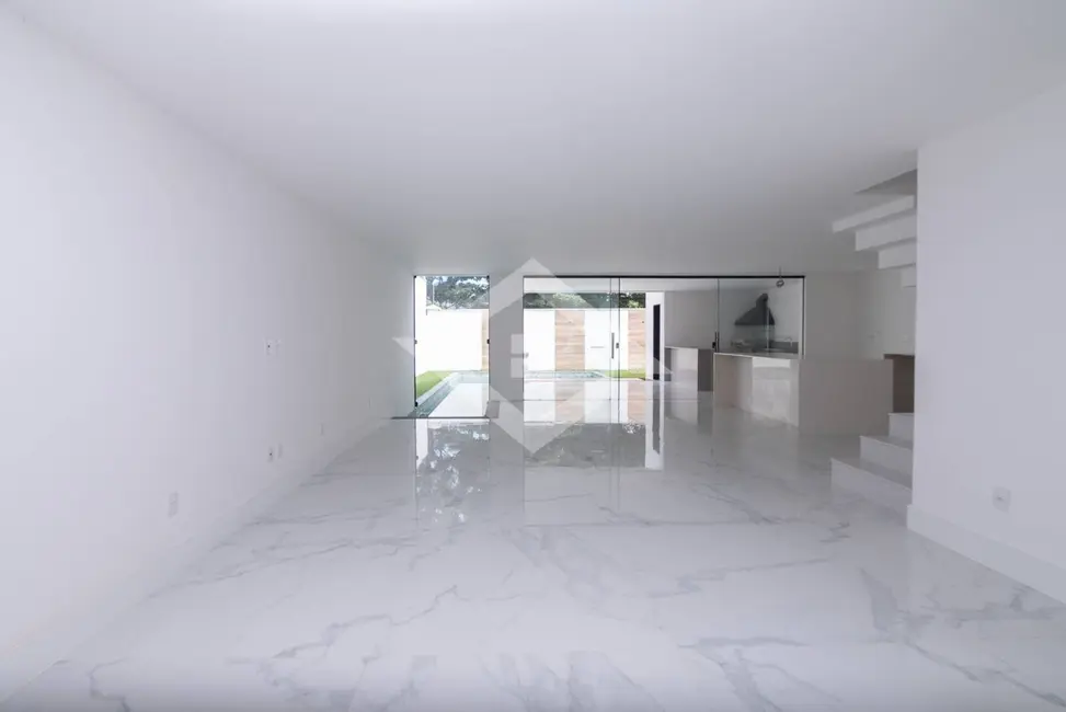 Casa com 4 quartos à venda, 317m2 em Recreio dos Bandeirantes, Rio De Janeiro - RJ - imagem 9 Foto 9 de Casa com 4 quartos à venda, 317m2 em Recreio dos Bandeirantes, Rio De Janeiro - RJ