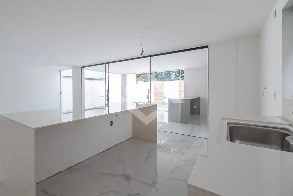 Casa com 4 quartos à venda, 317m2 em Recreio dos Bandeirantes, Rio De Janeiro - RJ - imagem 8 Foto 8 de Casa com 4 quartos à venda, 317m2 em Recreio dos Bandeirantes, Rio De Janeiro - RJ