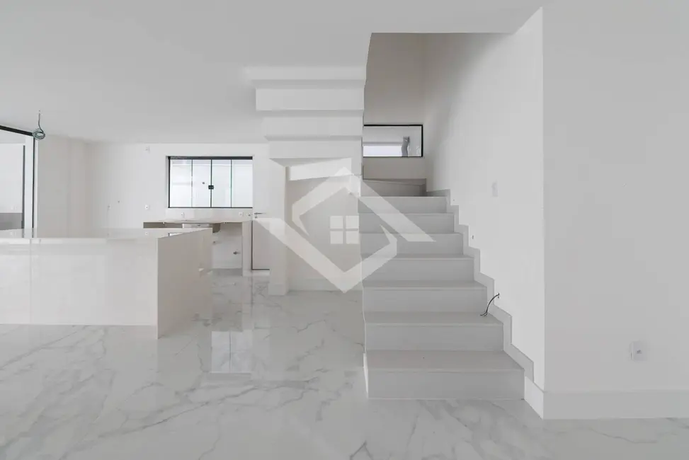 Casa com 4 quartos à venda, 317m2 em Recreio dos Bandeirantes, Rio De Janeiro - RJ - imagem 6 Foto 6 de Casa com 4 quartos à venda, 317m2 em Recreio dos Bandeirantes, Rio De Janeiro - RJ