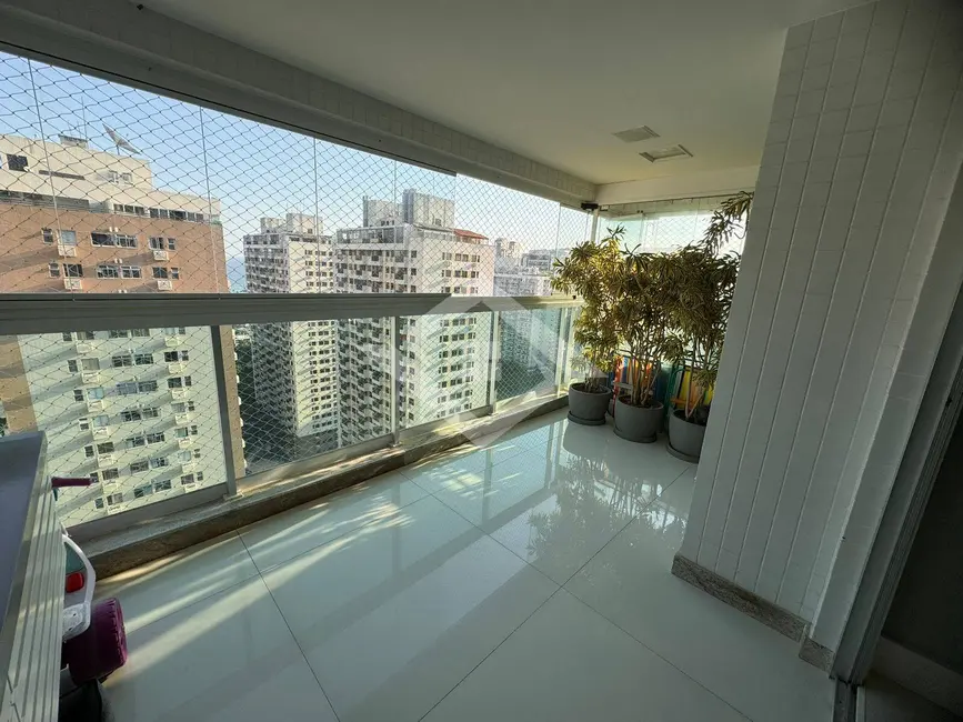 Foto 2 de Apartamento com 4 quartos à venda, 114m2 em Barra da Tijuca, Rio De Janeiro - RJ
