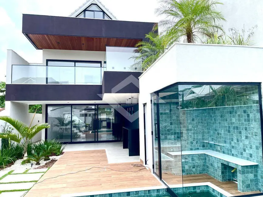 Casa com 4 quartos à venda, 320m2 em Recreio dos Bandeirantes, Rio De Janeiro - RJ - imagem 5 Foto 5 de Casa com 4 quartos à venda, 320m2 em Recreio dos Bandeirantes, Rio De Janeiro - RJ