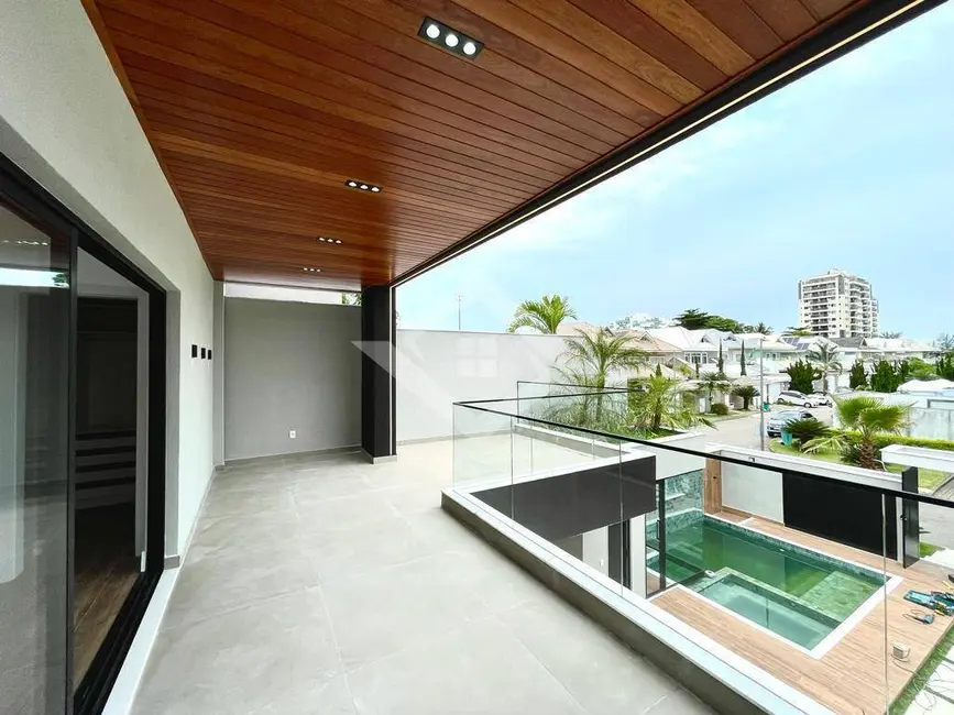 Casa com 4 quartos à venda, 320m2 em Recreio dos Bandeirantes, Rio De Janeiro - RJ - imagem 4 Foto 4 de Casa com 4 quartos à venda, 320m2 em Recreio dos Bandeirantes, Rio De Janeiro - RJ