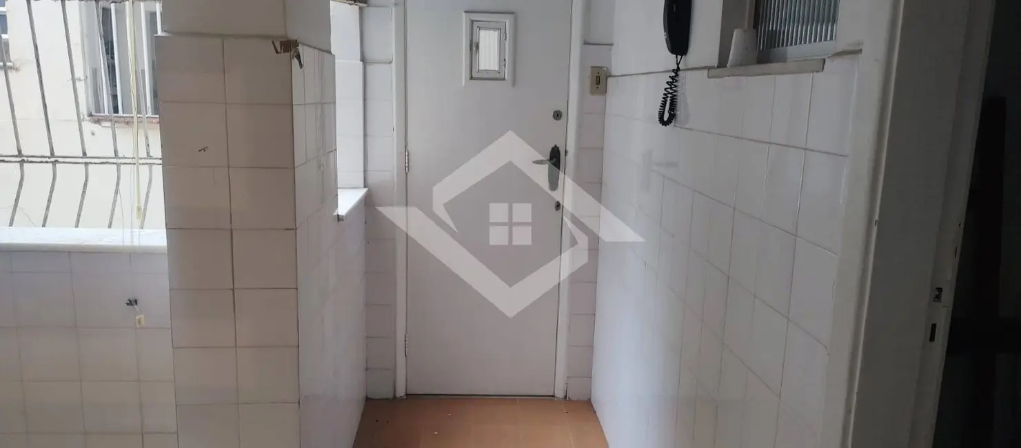 Foto 2 de Apartamento com 2 quartos à venda, 100m2 em Copacabana, Rio De Janeiro - RJ