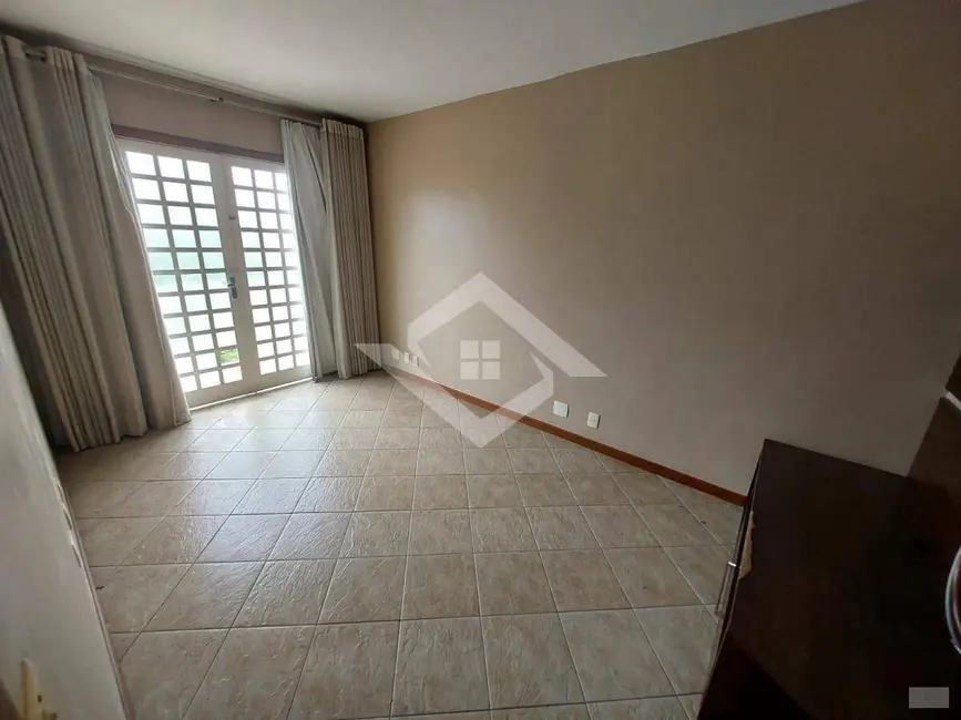 Foto 3 de Casa com 5 quartos à venda, 200m2 em Campo Grande, Rio De Janeiro - RJ