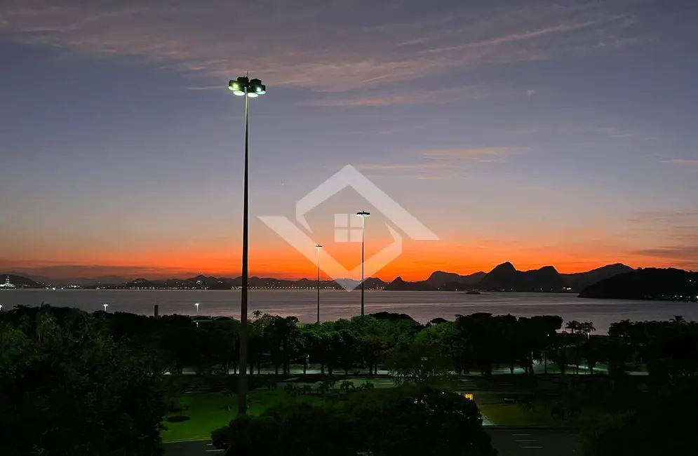 Apartamento com 3 quartos à venda, 148m2 em Flamengo, Rio De Janeiro - RJ - imagem 3 Foto 3 de Apartamento com 3 quartos à venda, 148m2 em Flamengo, Rio De Janeiro - RJ