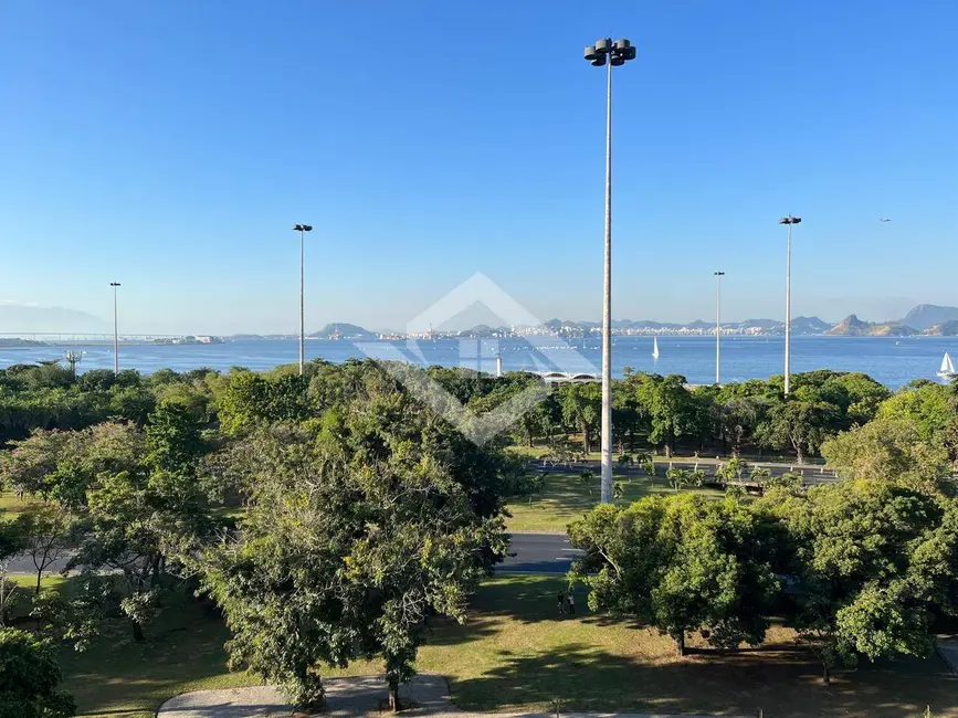 Apartamento com 3 quartos à venda, 148m2 em Flamengo, Rio De Janeiro - RJ - imagem 4 Foto 4 de Apartamento com 3 quartos à venda, 148m2 em Flamengo, Rio De Janeiro - RJ