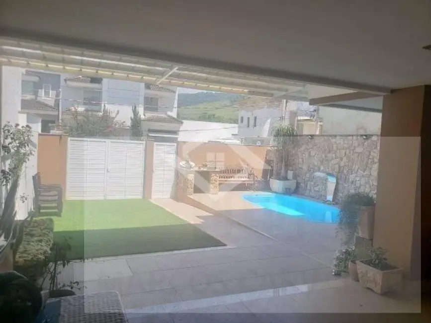 Foto 2 de Casa com 3 quartos à venda, 238m2 em Campo Grande, Rio De Janeiro - RJ