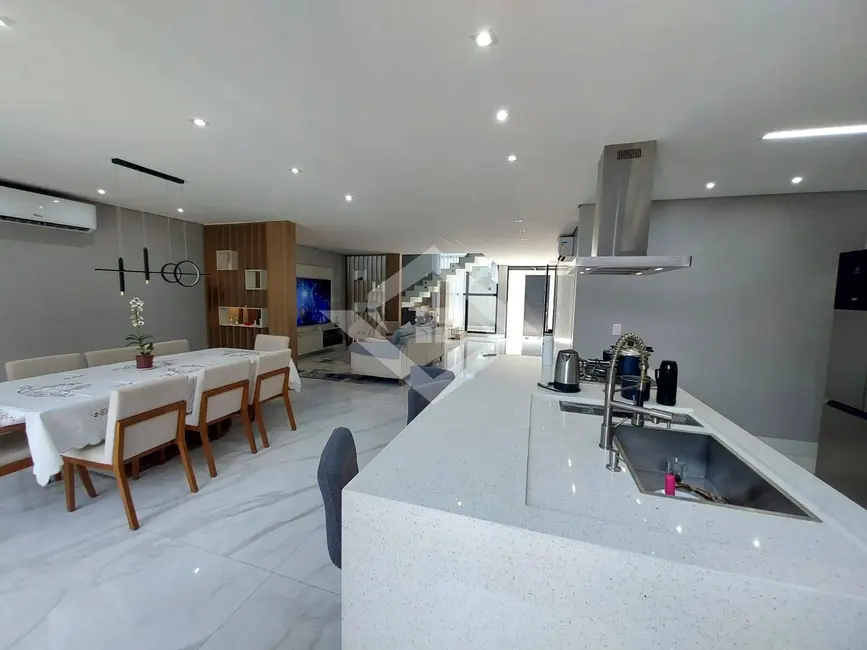 Foto 1 de Casa com 3 quartos à venda, 220m2 em Paciência, Rio De Janeiro - RJ