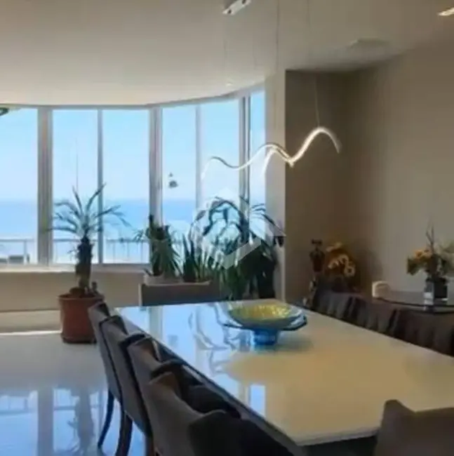 Apartamento com 3 quartos à venda, 270m2 em Copacabana, Rio De Janeiro - RJ - imagem 4 Foto 4 de Apartamento com 3 quartos à venda, 270m2 em Copacabana, Rio De Janeiro - RJ