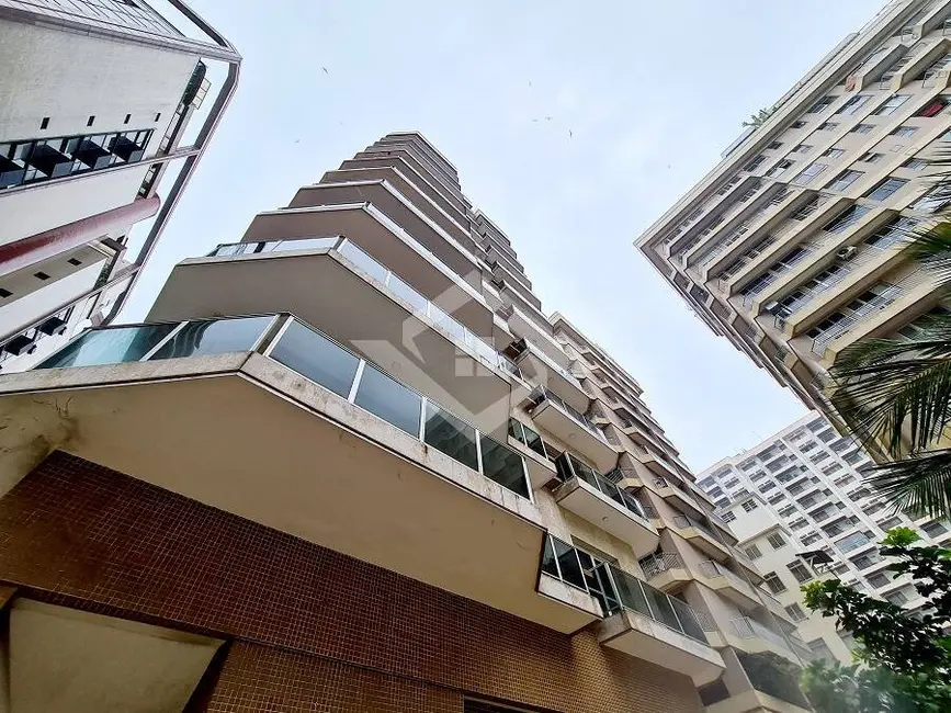 Foto 3 de Apartamento com 4 quartos à venda, 185m2 em Copacabana, Rio De Janeiro - RJ