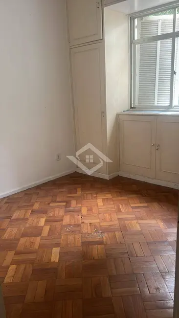 Apartamento com 3 quartos à venda, 103m2 em Copacabana, Rio De Janeiro - RJ - imagem 6 Foto 6 de Apartamento com 3 quartos à venda, 103m2 em Copacabana, Rio De Janeiro - RJ