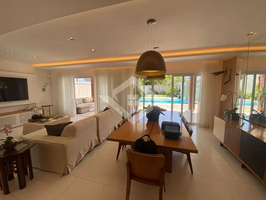 Casa com 6 quartos à venda e para alugar, 1000m2 em Barra da Tijuca, Rio De Janeiro - RJ - imagem 3 Foto 3 de Casa com 6 quartos à venda e para alugar, 1000m2 em Barra da Tijuca, Rio De Janeiro - RJ
