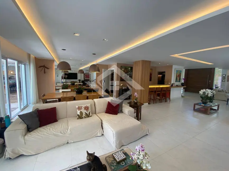 Casa com 6 quartos à venda e para alugar, 1000m2 em Barra da Tijuca, Rio De Janeiro - RJ - imagem 5 Foto 5 de Casa com 6 quartos à venda e para alugar, 1000m2 em Barra da Tijuca, Rio De Janeiro - RJ