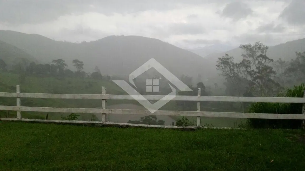 Chácara com 3 quartos à venda, 116m2 em Centro, Rio Claro - RJ - imagem 2 Foto 2 de Chácara com 3 quartos à venda, 116m2 em Centro, Rio Claro - RJ