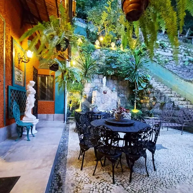 Casa com 7 quartos à venda, 585m2 em Cosme Velho, Rio De Janeiro - RJ - imagem 9 Foto 9 de Casa com 7 quartos à venda, 585m2 em Cosme Velho, Rio De Janeiro - RJ