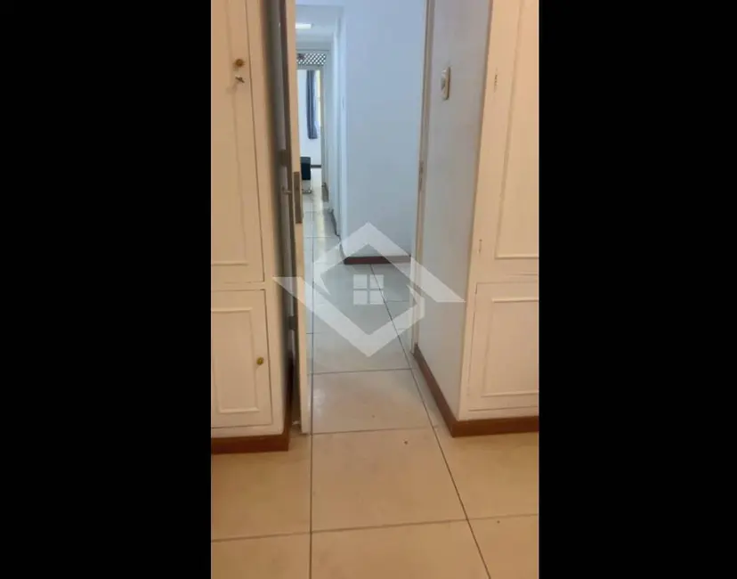 Apartamento com 3 quartos à venda, 112m2 em Copacabana, Rio De Janeiro - RJ - imagem 7 Foto 7 de Apartamento com 3 quartos à venda, 112m2 em Copacabana, Rio De Janeiro - RJ