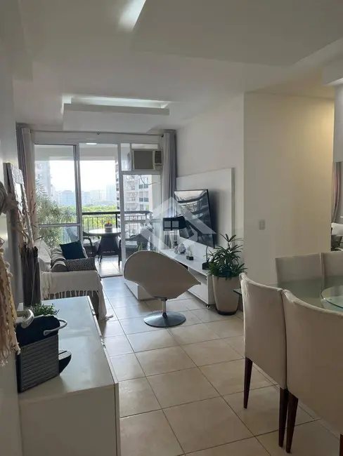 Foto 2 de Apartamento com 2 quartos à venda, 70m2 em Barra da Tijuca, Rio De Janeiro - RJ