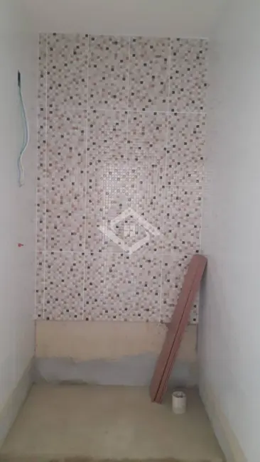 Sala Comercial à venda, 200m2 em Paciência, Rio De Janeiro - RJ - imagem 6 Foto 6 de Sala Comercial à venda, 200m2 em Paciência, Rio De Janeiro - RJ