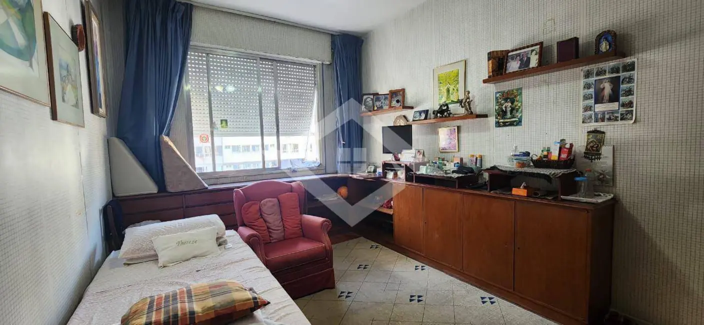 Apartamento com 4 quartos à venda, 298m2 em Copacabana, Rio De Janeiro - RJ - imagem 9 Foto 9 de Apartamento com 4 quartos à venda, 298m2 em Copacabana, Rio De Janeiro - RJ