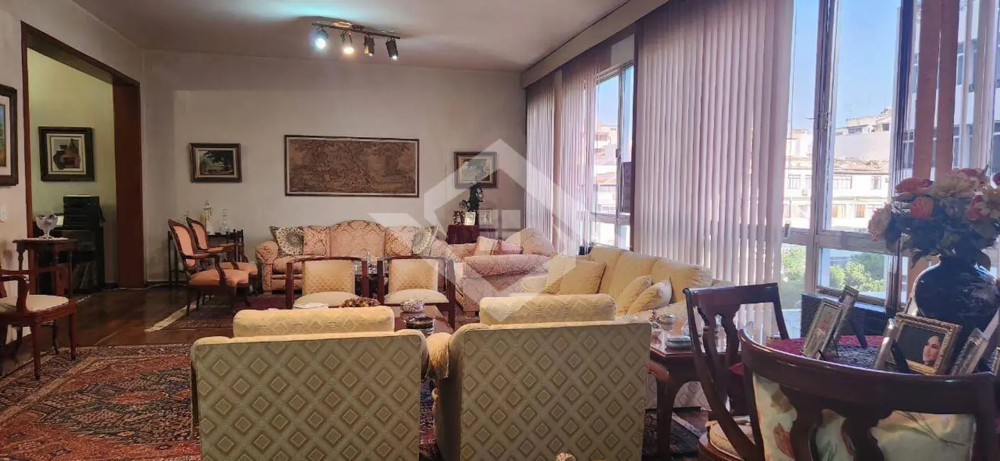Apartamento com 4 quartos à venda, 298m2 em Copacabana, Rio De Janeiro - RJ - imagem 3 Foto 3 de Apartamento com 4 quartos à venda, 298m2 em Copacabana, Rio De Janeiro - RJ