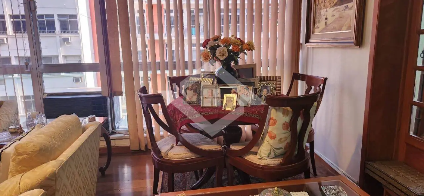 Apartamento com 4 quartos à venda, 298m2 em Copacabana, Rio De Janeiro - RJ - imagem 2 Foto 2 de Apartamento com 4 quartos à venda, 298m2 em Copacabana, Rio De Janeiro - RJ