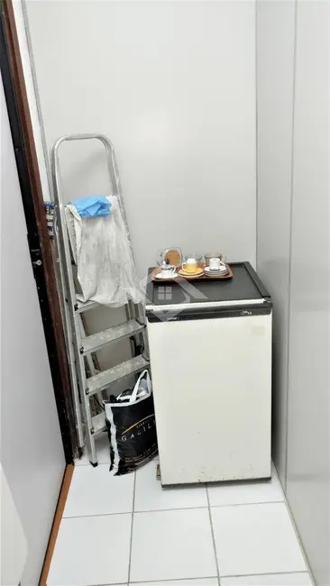 Sala Comercial para alugar, 37m2 em Centro, Rio De Janeiro - RJ - imagem 9 Foto 9 de Sala Comercial para alugar, 37m2 em Centro, Rio De Janeiro - RJ